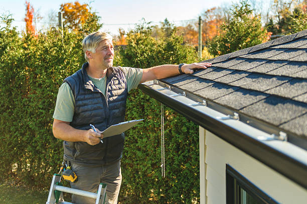 Professional Roofing technician working in Bridgeport, IL